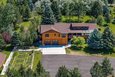 Image de New Listing! Hike + Ski + Explore + Dog Friendly