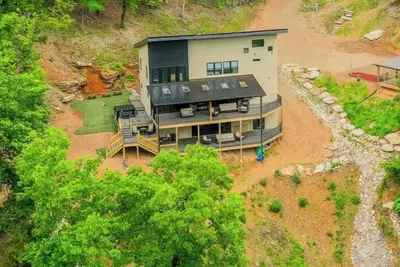 Image de Two Lakefront Homes w/ Hot Tub & Game Room