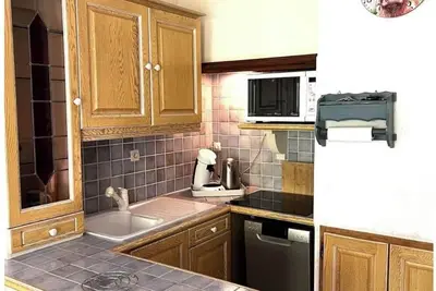 Image de Appartement duplex de 34m2  Parking privé réservé à l’immeuble  Animaux acceptés