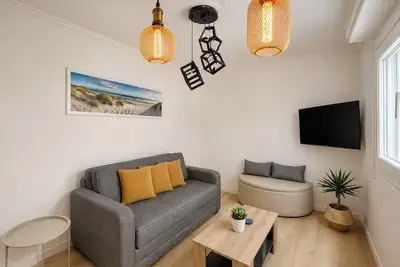 Image de Modern Semi-Basement Αpt - Vibrant Kypseli by ΜΡS