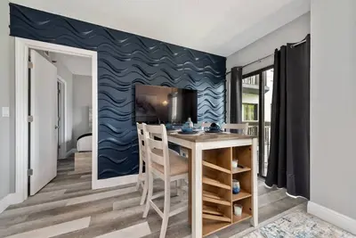 Image de 2br Suite at The Enclave—Near Universal