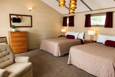 Image de Room 12-2 Queen Suite-Woodland Motor Lodge