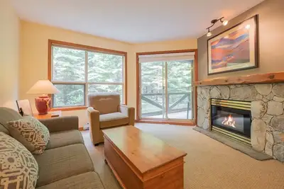 Image de Ski-in/out apartment | Shared Hot Tub, Pool & Gym | Superb location