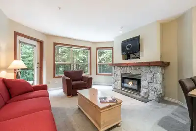 Image de Ski-in/out apartment | Complex pool, hot tub & gym