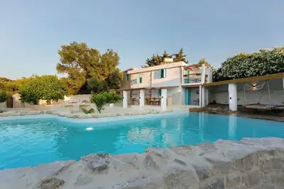 Image de Aspasia Wabi Retreat by Cvr