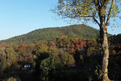 Image de Entire Home in Townsend w/Hot Tub and Stunning Mtn Views