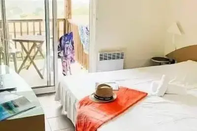 Image de Chambre 30 m² 2 Pièces  2 salles d'eau (Sans cuisine) 4 personnes