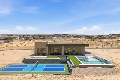 Image de The Clubhouse- Heated Pool, Pickleball, Views