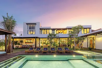 Image de Brand-New Lux 5br Villa with Grand Pool & Garden