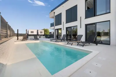 Image de Awesome apartment in Porec with private swimming pool, can be inside or outside