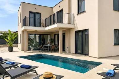 Image de Awesome home in Porec with private swimming pool, can be inside or outside