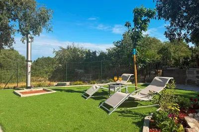 Image de 1 bedroom lovely home in Korusce