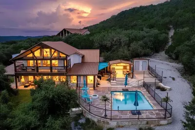 Image de Heated Pool, Cabana, Luxury, Mt. Views, 2 minutes 2 Frio River & Garner Park!