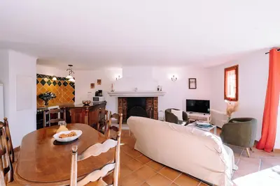 Image de Gîte FRÊNE – Charmant gîte 4-6 pers. avec piscine, au cœur du vignoble provençal
