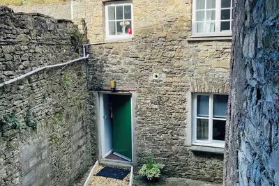 Image de Cosy cottage in the heart of Llandeilo. Perfect for a quick and convenient stay.