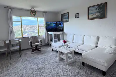 Image de Cozy 2-bedroom house in serene Miami with cool Ac