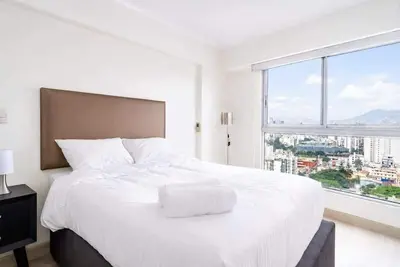 Image de Penthouse Duplex City Views • Pool, Gym • King Bed