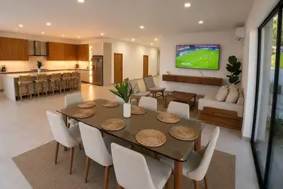 Image de Beachfront Luxury Villa with Private Pool in the fantastic Costa Del Sol