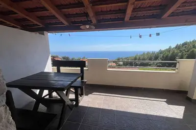 Image de Appartement d'une chambre avec la terrasse et la vue sur le mer Ivan Dolac, Hvar (A-27899-b)