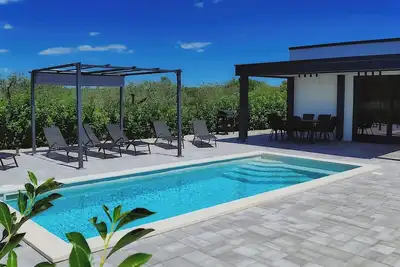 Image de Villa Marana Peroj - Quiet Olive Grove Oasis with Private Pool - 2km from Sea