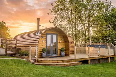 Image de The Lodge At Brambles Farm Sleeps 4  Hot Tub, with hot tub in Leek