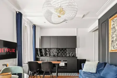 Image de Paris 17e · Appartement Design · Place de Clichy