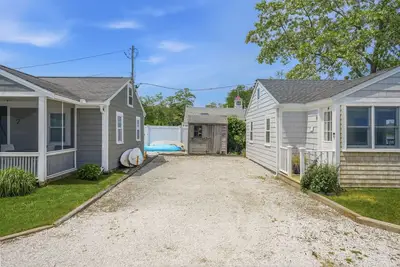 Image de Waterfront Cape Cottage w/ Private Beach Access