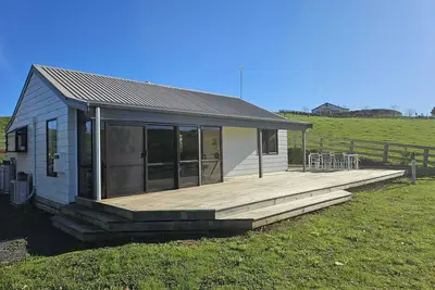 Image de Relax in modern comfort surrounded by rolling hills of the surrounding farm land