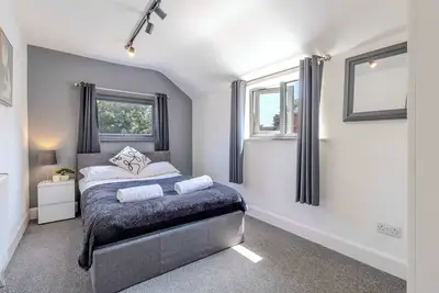 Image de Central 4-bed home in Kettering by Renzo, Ideal for Contractors, Close to Hospital