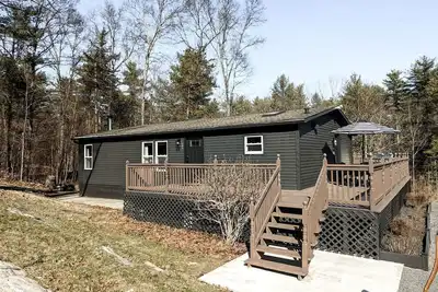 Image de Chic Cabin Ideal for a Special Family Getaway in New York