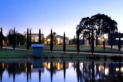 Image de Amazing Villa with Swimming Pool and Lake Access in Hepburn, Victoria