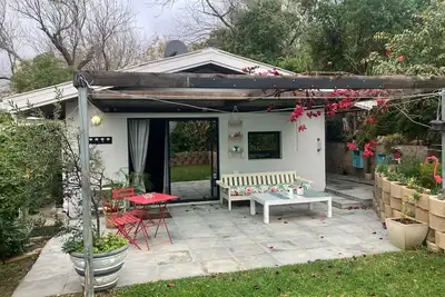 Image de Superb 2-bedroom cottage in charming Stellenbosch for your getaway