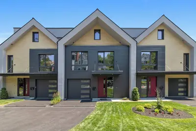 Image de New Luxury Chestnut Hill Furnished Townhome - 3br + Office - Extended Stays