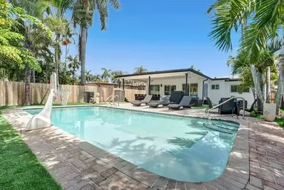 Image de Spacious 5br Heated Pool Villa · minutes to Beach