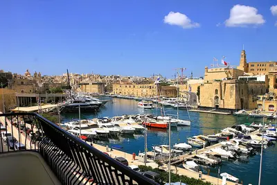Image de Six • Birgu - 3-bed 3-bath luxury Marina Residence - Valletta ferry
