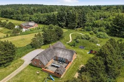 Image de Large pool house with spa, sauna and lovely outdoor areas