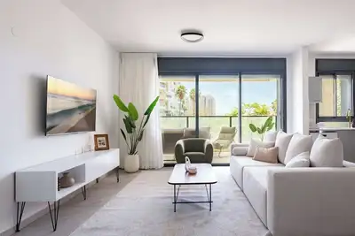 Image de Elegant 4br Stay l Balcony & Mamad
