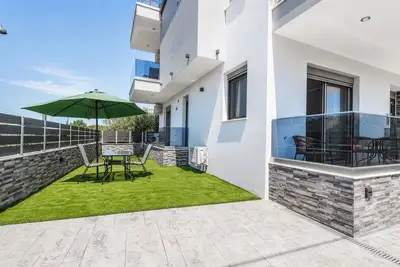 Image de Ireon Luxury Suites 1 by RentalsPro - Nea Plagia Halkidiki