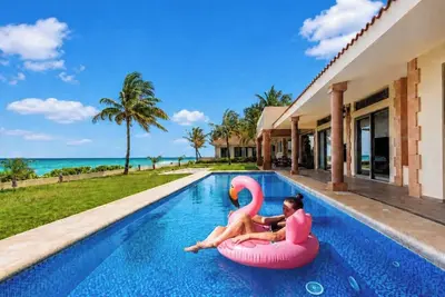 Image de Beachfront Villa | Private Chef, Pool & Transfer
