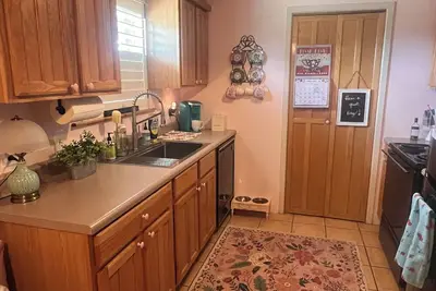 Image de Cute and cozy 3 bedroom 2 bath home. Close to Ttu and Lcu as well!
