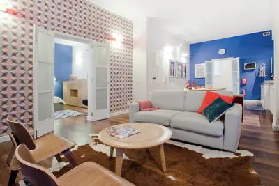 Designer 1br Apartment Steps from Grand Master's Square