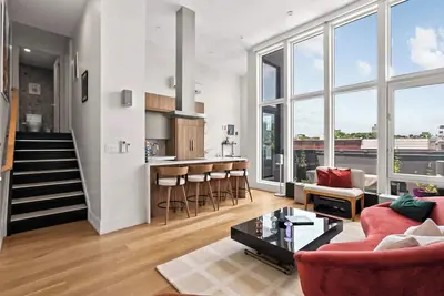 Image de Rove Travel | Jefferson Heights | Skyline Duplex