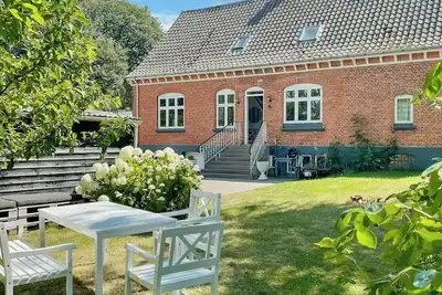 Image de Maison d'artiste datant de 1911 avec un jardin paysager à Langeland