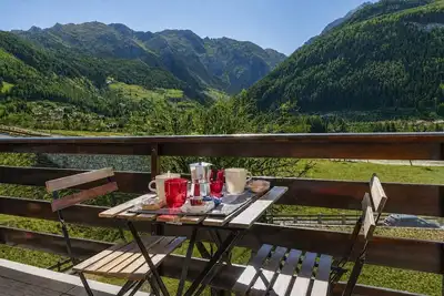 Image de La Casa Di Davide Temù-4 places-Vue panoramique-Parking Free-1 min des pistes