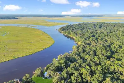 Image de Coastal Compound, two houses and an Adu totaling 6 Bd-5 Ba on the Sapelo River