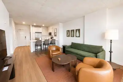 Image de 1 Bedroom Apartment with partial view of Lake Superior