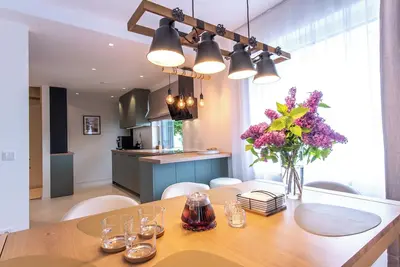 Image de Vase House | Spacious Family Home