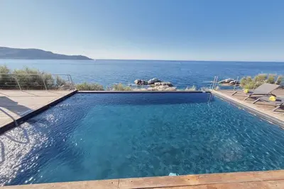 Beachfront 4-bedroom Villa Calvi