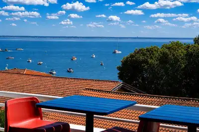 Image de Arcachon centre - Studio Cabine superbe vue mer - accès plage