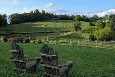 Image de Crane Creek Vineyards- Cozy Vineyard Cottage